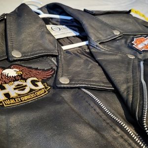 🧡L - Leather Jacket w/ Harley Davidson patches